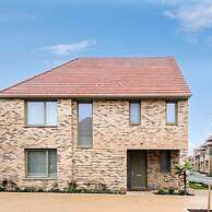 Tranquil 4-bed Oasis Modern Chic