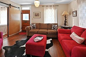 Calmbach Cottage 2 Bedroom Home by RedAwning