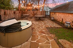 Calmbach Cottage 2 Bedroom Home by RedAwning