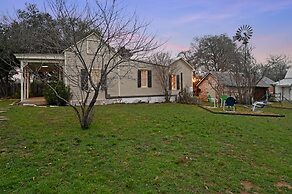 Calmbach Cottage 2 Bedroom Home by RedAwning