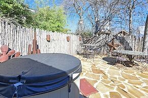 Calmbach Cottage 2 Bedroom Home by RedAwning