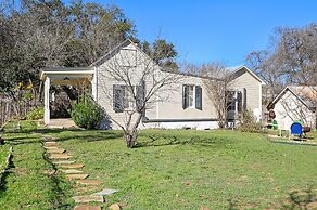 Calmbach Cottage 2 Bedroom Home by RedAwning