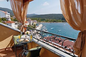 Beachfront Villa Adria