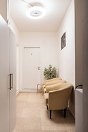 FLORENCE ROOMS NOVELLA