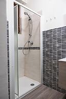 FLORENCE ROOMS NOVELLA