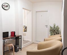 FLORENCE ROOMS NOVELLA