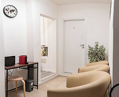 FLORENCE ROOMS NOVELLA