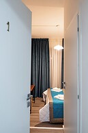 FLORENCE ROOMS NOVELLA