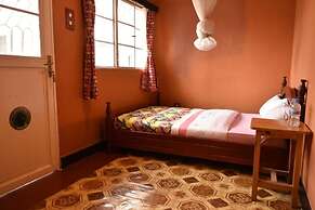 Amahoro Guest House - Double Room With Private Shower