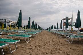 Comfortable Flat Close to the Beach - Beahost