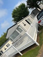 Lovely 2-bed Luxury Caravan in Newquay