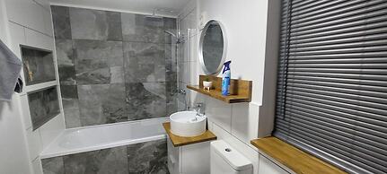 Hull 3bed House-driveway-garden-familyfriendly