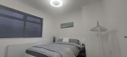 Hull 3bed House-driveway-garden-familyfriendly