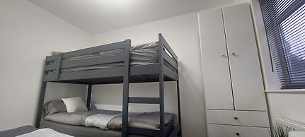 Hull 3bed House-driveway-garden-familyfriendly