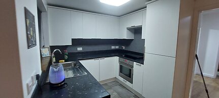 Hull 3bed House-driveway-garden-familyfriendly