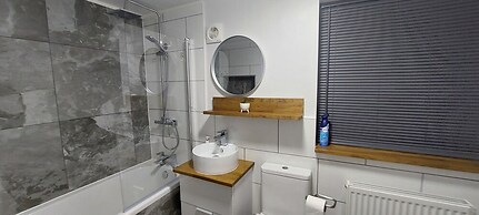 Hull 3bed House-driveway-garden-familyfriendly