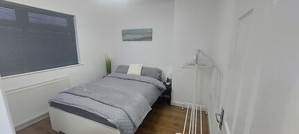 Hull 3bed House-driveway-garden-familyfriendly