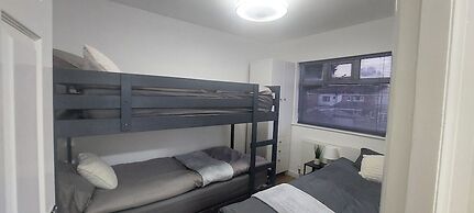 Hull 3bed House-driveway-garden-familyfriendly