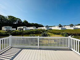 Luxury 2-bed Holiday Lodge Near Bude & Widemouth