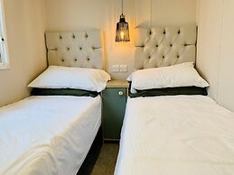 Luxury 2-bed Holiday Lodge Near Bude & Widemouth