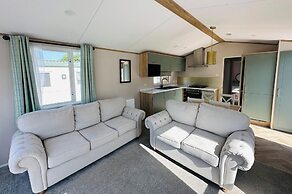 Dog Friendly Park 5 Miles From Bude 2 bed Caravan