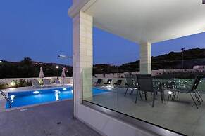 Villa Noboa Sea View Spacious And Cozy 5bd