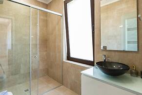 Villa Noboa Sea View Spacious And Cozy 5bd