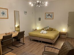 Plato by Hofstad Studios