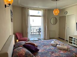 Plato by Hofstad Studios