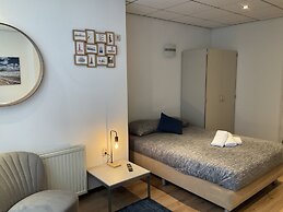 Plato by Hofstad Studios