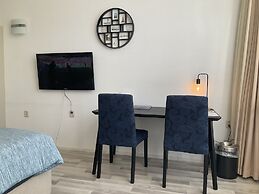 Plato by Hofstad Studios