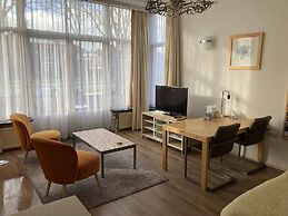 Plato by Hofstad Studios