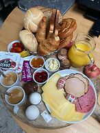 Plato by Hofstad Studios