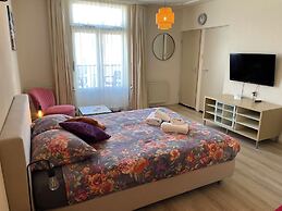 Plato by Hofstad Studios