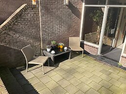 Plato by Hofstad Studios