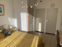 Plato by Hofstad Studios