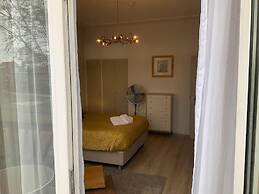 Plato by Hofstad Studios