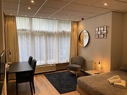 Plato by Hofstad Studios