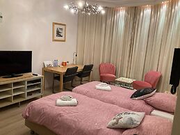 Plato by Hofstad Studios