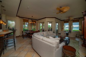 Marbella 2F - 3 Bedr 3 1 2 Bath