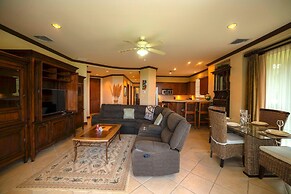 Bay Residence 9F 3 bdr 2 Bath