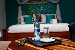 Lux Suites Elgon view Holiday House
