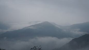 MONG NGUA BUNGALOW & HOMESTAY