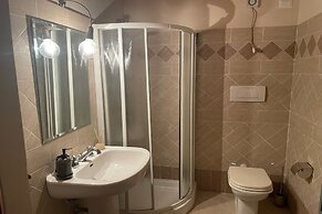 Lemon Apt With Shared Pool And Garden