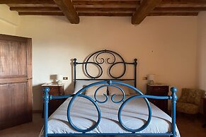 Lemon Apt With Shared Pool And Garden