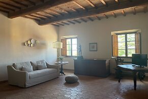 Lemon Apt With Shared Pool And Garden