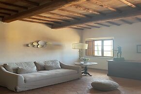 Lemon Apt With Shared Pool And Garden