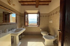 Lemon Apt With Shared Pool And Garden