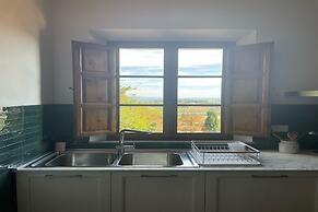 Lemon Apt With Shared Pool And Garden