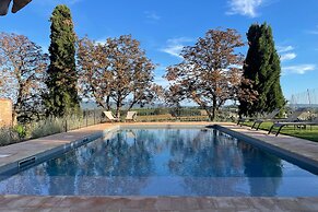 Lemon Apt With Shared Pool And Garden